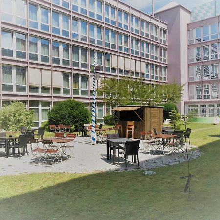 Styles Hotel Muenchen Messe Exteriör bild