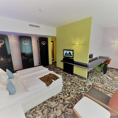 Styles Hotel Muenchen Messe Exteriör bild