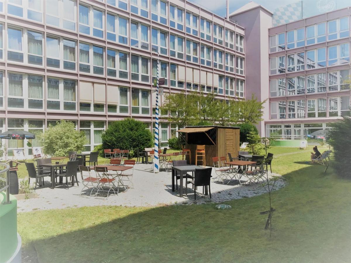 Styles Hotel Muenchen Messe Exteriör bild